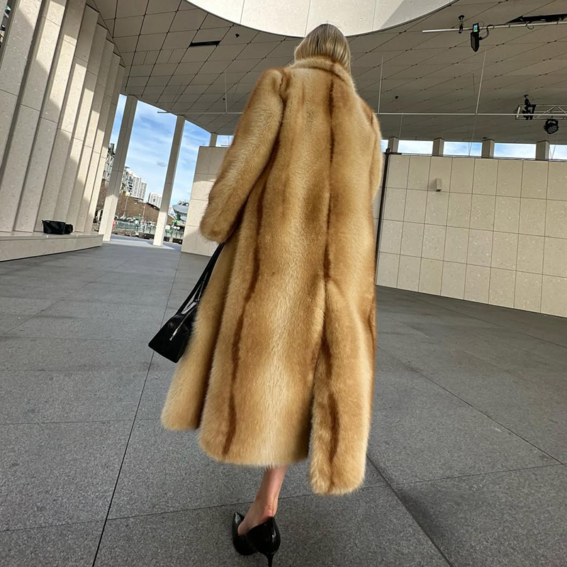 معطف فرو صناعي طويل مخطط باللو - مراجعة Yellow Streetwear Brand وسعره