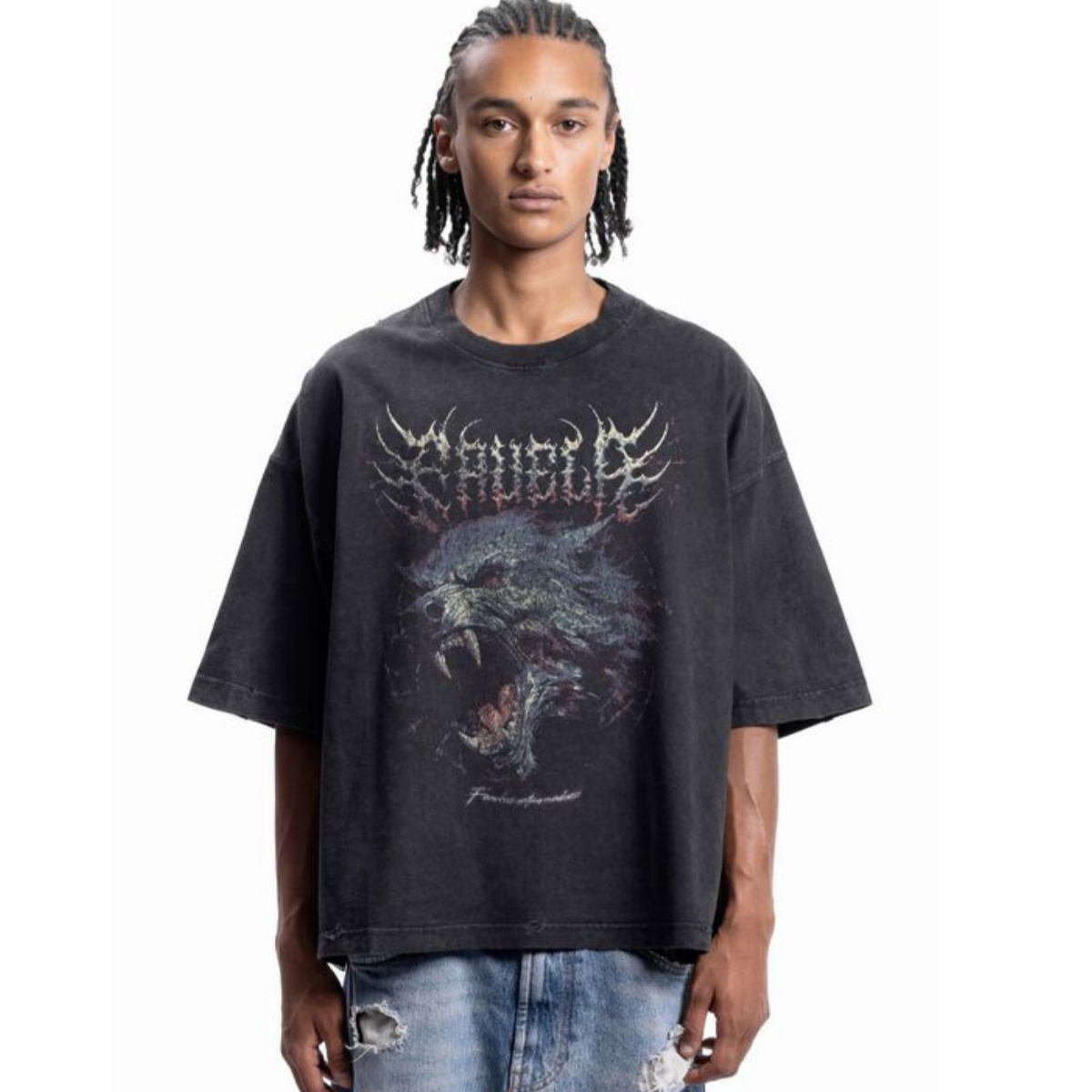 تي شيرت معدني بتصميم Sacred He - مراجعة Streetwear Brand Font وسعره